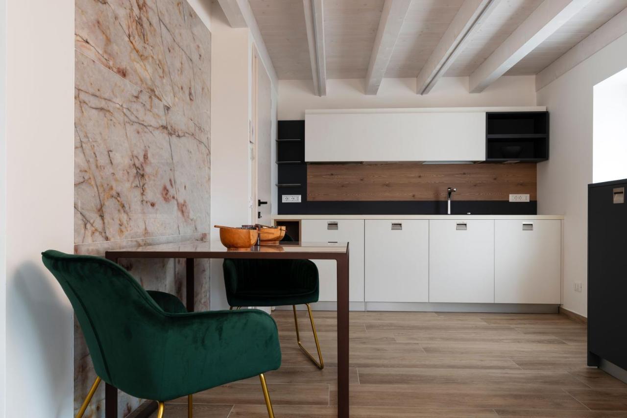 Absentia 1763 Garda Boutique Home - Lake Front Brenzone sul Garda Exterior photo