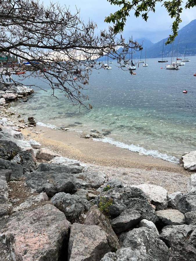 Absentia 1763 Garda Boutique Home - Lake Front Brenzone sul Garda Exterior photo