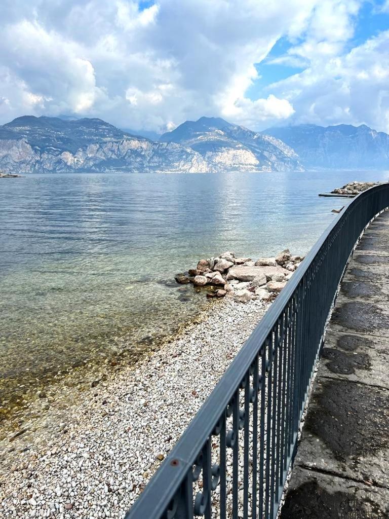 Absentia 1763 Garda Boutique Home - Lake Front Brenzone sul Garda Exterior photo