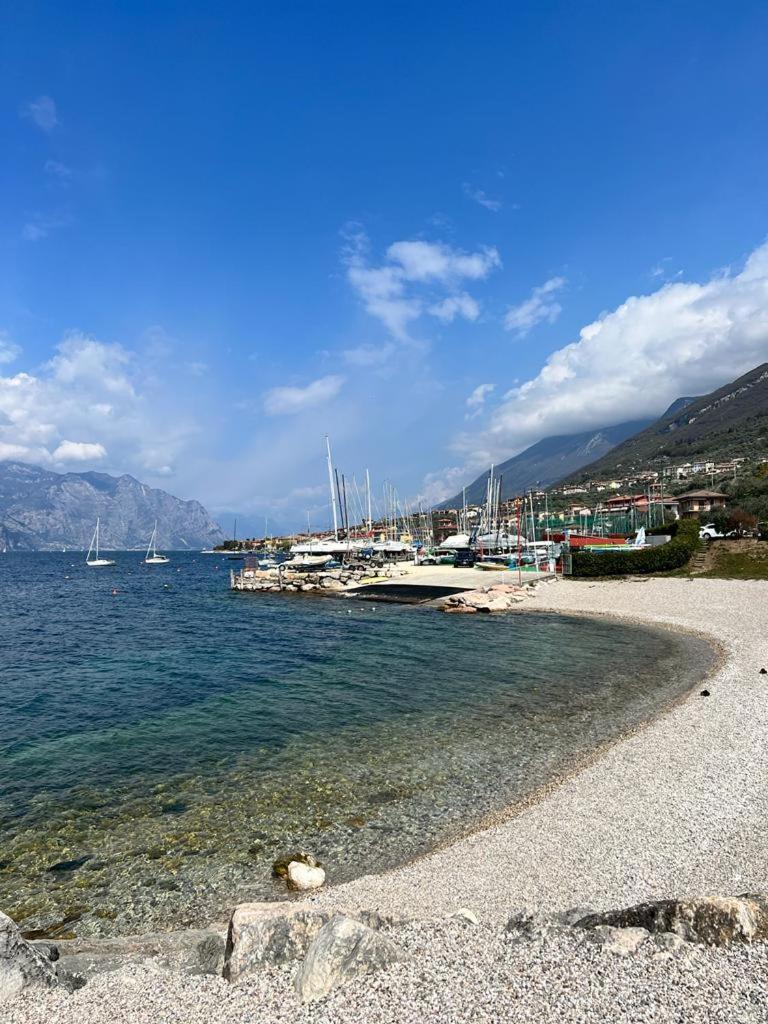 Absentia 1763 Garda Boutique Home - Lake Front Brenzone sul Garda Exterior photo